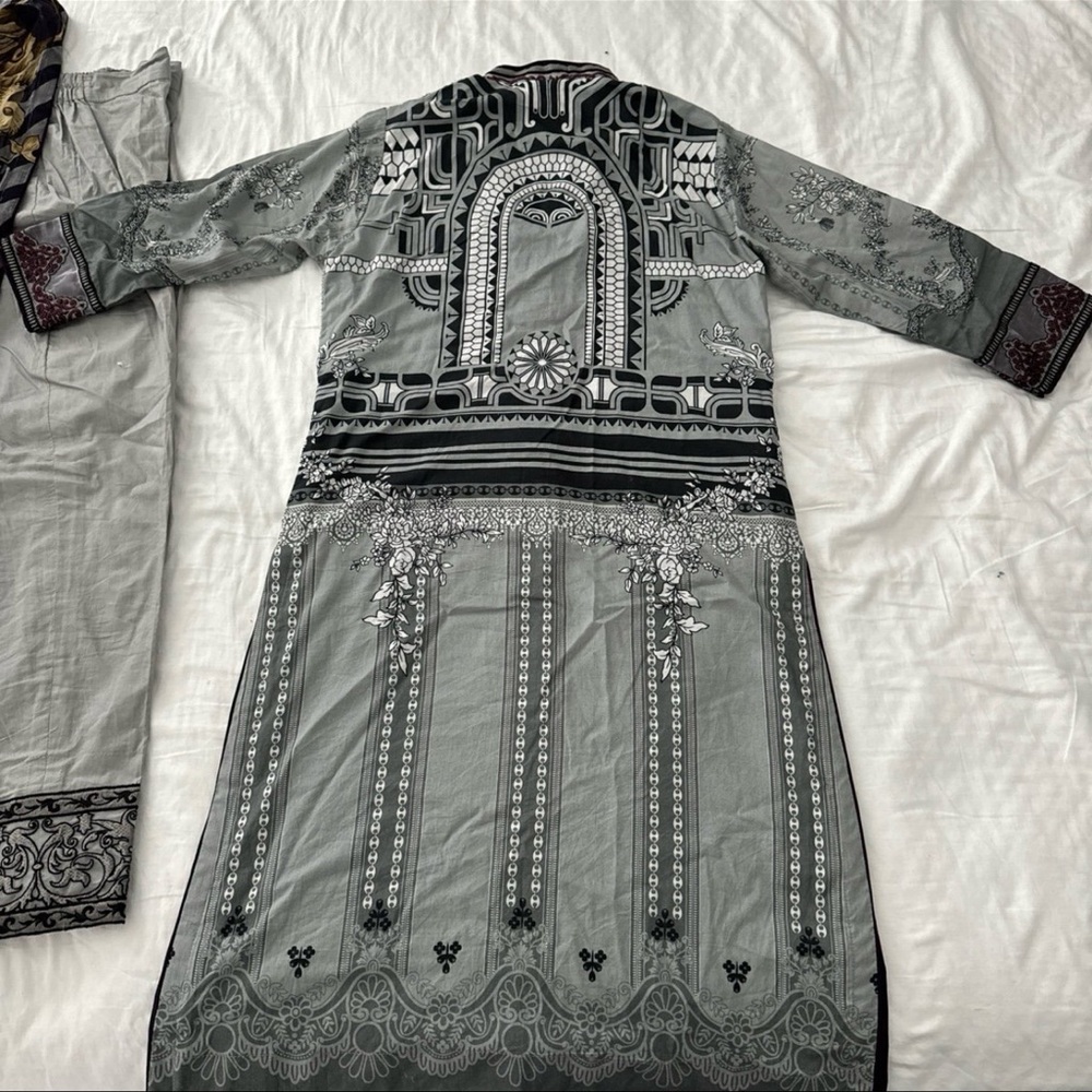 Pakistani three-piece suit salwar kameez - Picture 3 of 5